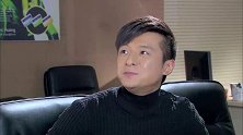穷小子听音乐入神，就连美女走进来都没察觉，下秒的反应太搞笑！