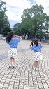 我站在山坡上，悠哉悠哉往下望