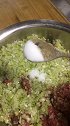 牛肉馅3斤 大葱花1.5斤 盐3克 花椒粉2克 鸡汁15克 酱油15克 甜面酱15克 调料油30克