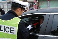喝酒后叫代驾却被罚？车主无奈：就打开空调凉快下，为什么罚我？