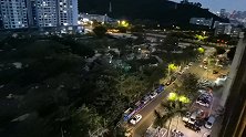 听老婆的，灯火辉煌，虽没出去耍，但促进家庭和睦，也值