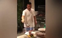 心情不错！李哥离任后首现身 与家人好友畅享烤肉趴