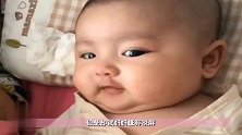 两个月的小宝宝，被妈妈嫌弃胖不高兴，接下来的小表情太逗了
