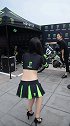 狼爪赛车赛：赛车女郎迷人短裙高跟鞋身材太好了