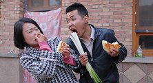 小伙娶了个北方媳妇，没想天天吃饭大蒜配大葱，太逗了