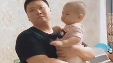 宝宝：别以为我没看见，就是不想揭穿你！