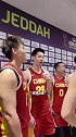 团队凝聚力！中国男篮小伙子们赛后在球员通道还在复盘
