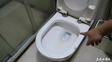 马桶冲水时要不要把盖子盖上？10个家庭9个错，家里越来越脏