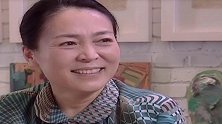农村大妈无法亲眼见孙子，无可奈何之下，只能对着照片流泪
