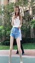 大长腿小姐姐皮肤白嫩，跳舞也有实力真让人羡慕嫉妒恨