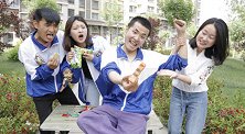 吃货大比拼，学霸吃完干脆面又吃辣条，谁料学渣竟吃起了插线板！