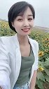 这女人笑容甜美，俊得不要不要的！