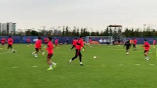 现场-恒大传接球训练内容曝光 艾克森领衔张修维在列
