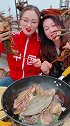 虾兵蟹将母女炒海鲜
