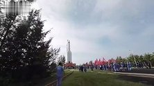 壮观！全景感受梦天实验舱转运，巨大火箭缓缓移至发射架