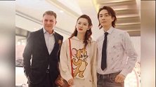 戚薇真会穿！一件白色卫衣搭配同色系短裤，减龄时尚气质三不误