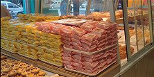 让员工把过期食品吃掉？南京一面包店长：只是警告