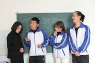 学生借老师15元没还，老师课堂上不断暗示没想还倒贴5元，太逗