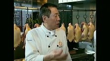 香港人开的北京烤鸭店，北京大厨一尝味道就不对，排酸时间不够！