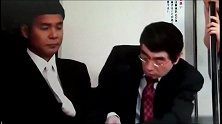 日本恶搞：男子搞笑抢座位，竟把自己逼下车