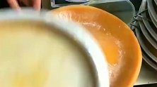 广东街头是第一次见到这样的美食，你们有谁知道它叫什么名字