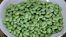 青豆怎么炒好吃，这做法鲜香脆嫩，开胃解馋，上桌一大盘不够吃