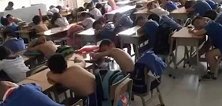 深圳一学校学生光膀子午休 老师办公室开空调