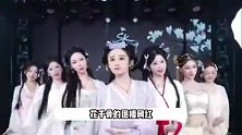 网红仿妆赵丽颖花千骨团播爆火，首次直播人数破万，素颜状态更像赵丽颖