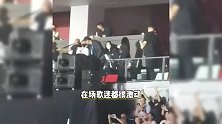 刘德华妻女现身演唱会，朱丽倩变老公小迷妹，12岁刘向蕙身形优越