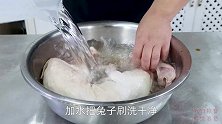 78买只小兔子，半吨做“兔肉火锅”肉质Q弹，麻辣够味