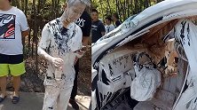 涂料倾洒！四川SUV与货车相撞，网友调侃：建议人车都重新喷漆