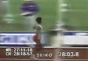 给你一拳！网友恶搞：巴拉圭球员是这么对待姆巴佩的