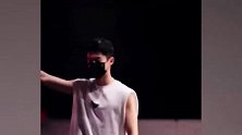 王鹤棣方发律师声明！澄清身边工作人员不是女友，疑默认圈外恋情