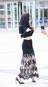 极品美女街边热舞，看到摄像师大哥后忍不住笑了