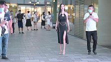 镶钻的尖头细跟鞋，搭配连衣裙，模特身材更显气质