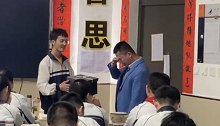 山西忻州：高三学生偷偷送生日惊喜，铁汉班主任当场泪崩