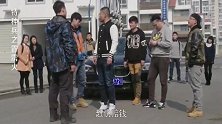 特种兵穿便衣回家，没想到竟惨被小混混勒索，结果真是大快人心！