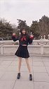 长发姑娘穿水手服，跳起舞来很可爱，网友都被圈粉了！
