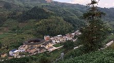 福建深山发现一座小土楼，已经废弃无人居住，可以免费参观