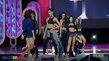 一众美女登台，大秀马甲线，身材火爆性感，步伐自信优雅