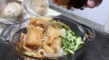 10块钱买1份凉皮5个马蹄饼，烧饼蘸凉皮，白酒喝5杯！吃好了