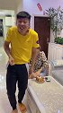 费尽心机之后终于吃到肉了，在家里吃块肉，困难重重啊！