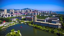国内离大海最近的一所大学，出校门就是大海，不是厦门大学