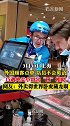 外卖小哥帮外国顾客点餐 小哥求教英语