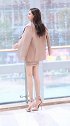 美女是上市公司的女总裁，对着我笑是什么意思