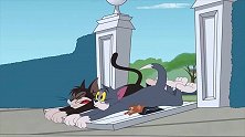 猫和老鼠：汤姆猫也会玩“滑轮”了，老鼠都笑了！