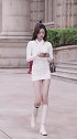国色天香，京城十大美女之一，真是大众女朋友。太多人喜欢你了。