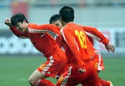 国足官微致敬周海滨 08东亚杯世界波痛击太极虎