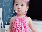 天天在家呆着都要发霉了，给女儿用垃圾袋做的小裙子，还不错吧