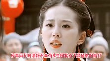 刘诗诗蓝色绑带西装，搭配百褶长裙，优雅知性在刘诗诗身上体现的淋漓尽致！